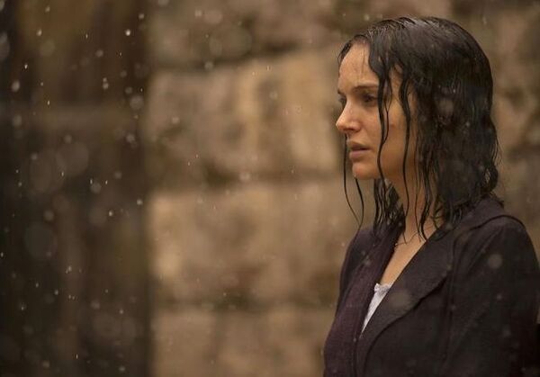 Natalie Portman getting wet in A Tale of Love and Darkness | Cultjer