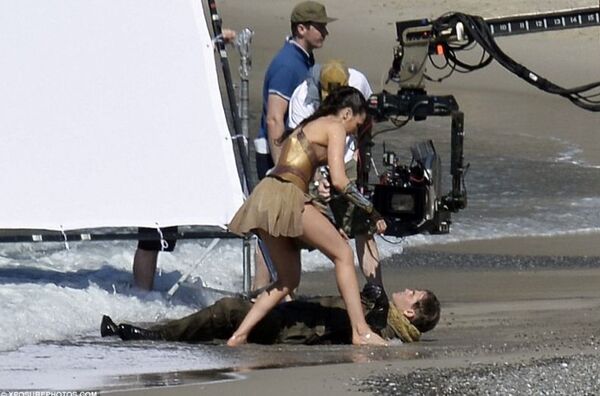 Wonder Woman Set Images