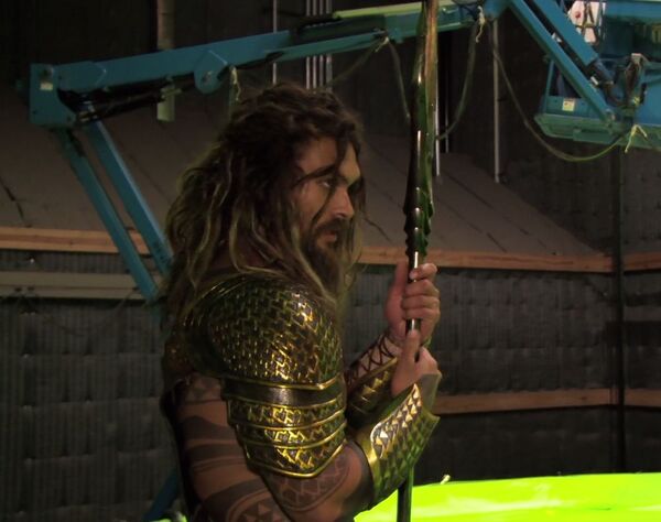 New Images of Aquaman Surface from the 'Batman v Superman'