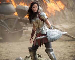 Jaimie Alexander in action, Thor 2