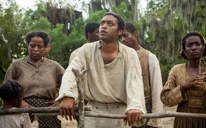 Chiwetel Ejiofor as Solomon Northup looking up