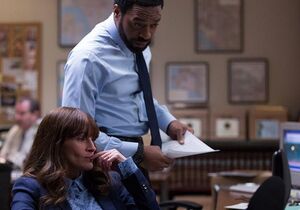 First Look at Chiwetel Ejiofor and Julia Roberts In 'The Sec