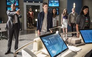 Official First Look at The Flash Season 2