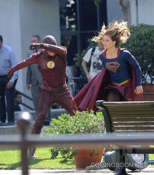 First set photos from Flash/Supergirl crossover