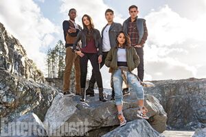 Official First Look at the stars of Saban's Power Rangers: B
