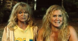 Goldie Hawn and Amy Schumer in 