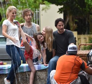 On the set of Replicas - Keanu Reeves, Thomas Middleditch, Alice Eve