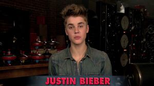 Justin Bieber sings Santa Claus is Coming to Town. Arthur Christmas