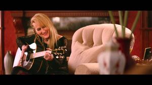 Meryl Streep Rocks Out in New 'Ricki and the Flash' Trailer