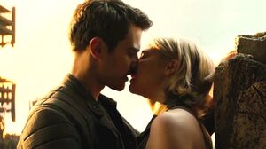 The Divergent Series: Allegiant Clip 'The Kiss' Starring Sha