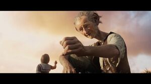 The BFG featurette takes a closer look at Mark Rylance