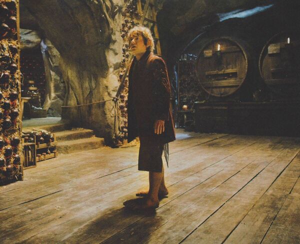 The Hobbit walking around in somekind of cellar | Cultjer